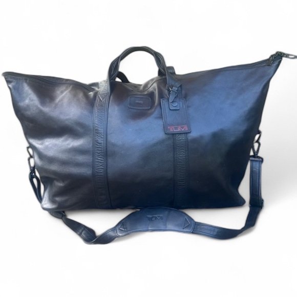 XXL TUMI Black Leather Weekender 22